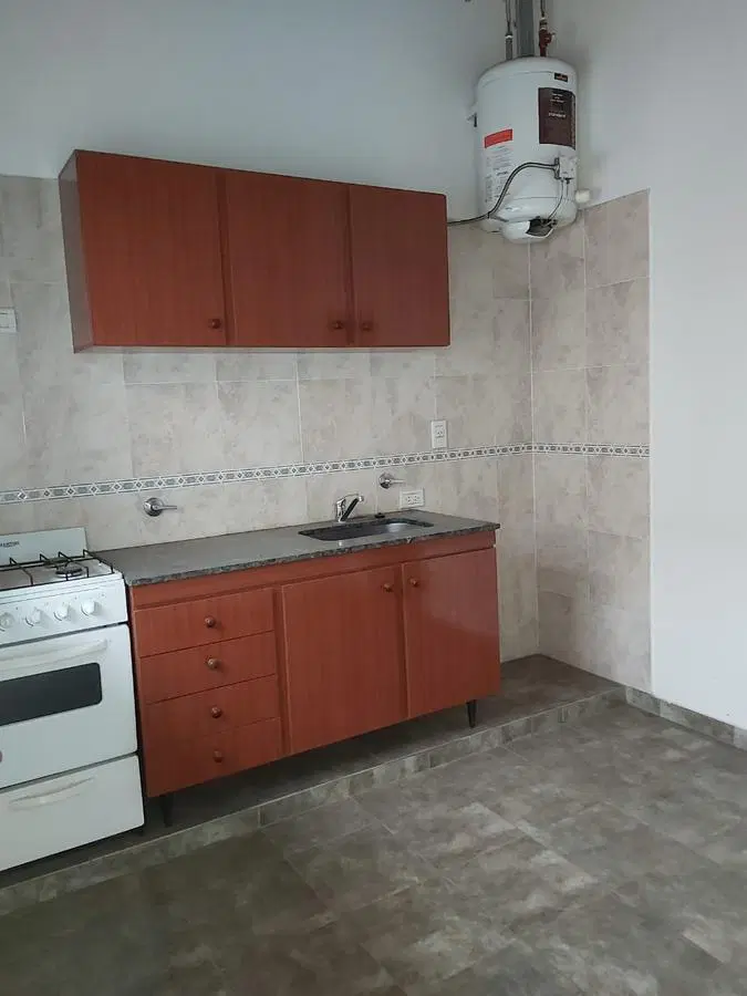 En Alquiler! ULTIMO Departamento Disponible en Complejo en Moreno Lado Norte | Sobre calle Alsina e/ 4