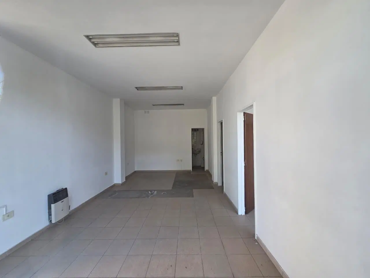 En Alquiler | 2 Locales en Moreno Centro (Lado Norte) - Sobre calle Belgrano a metros de la Comisari 2