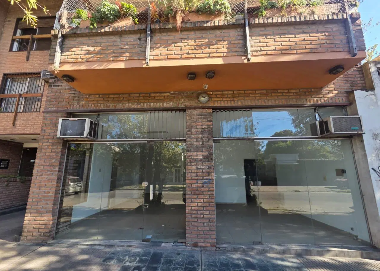 En Alquiler | 2 Locales en Moreno Centro (Lado Norte) - Sobre calle Belgrano a metros de la Comisari 3