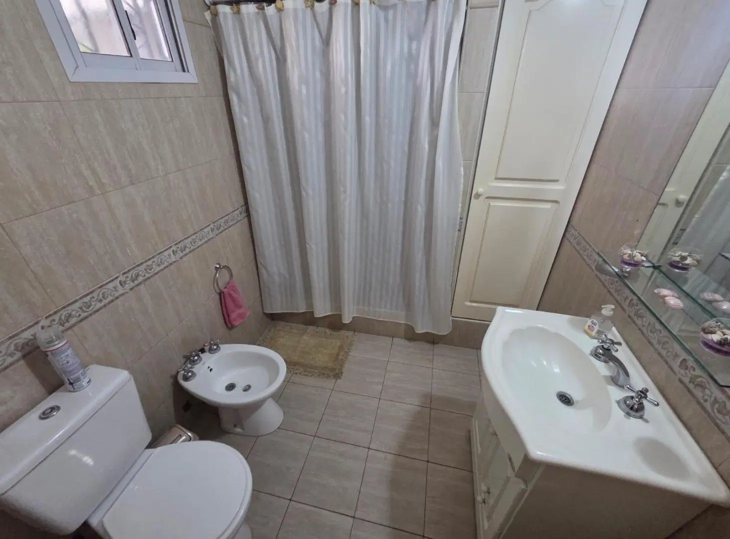 En Venta | Hermosa Propiedad con 3 Unidades de Departamentos - 4 Propiedades en una - Ideal Inversio 5