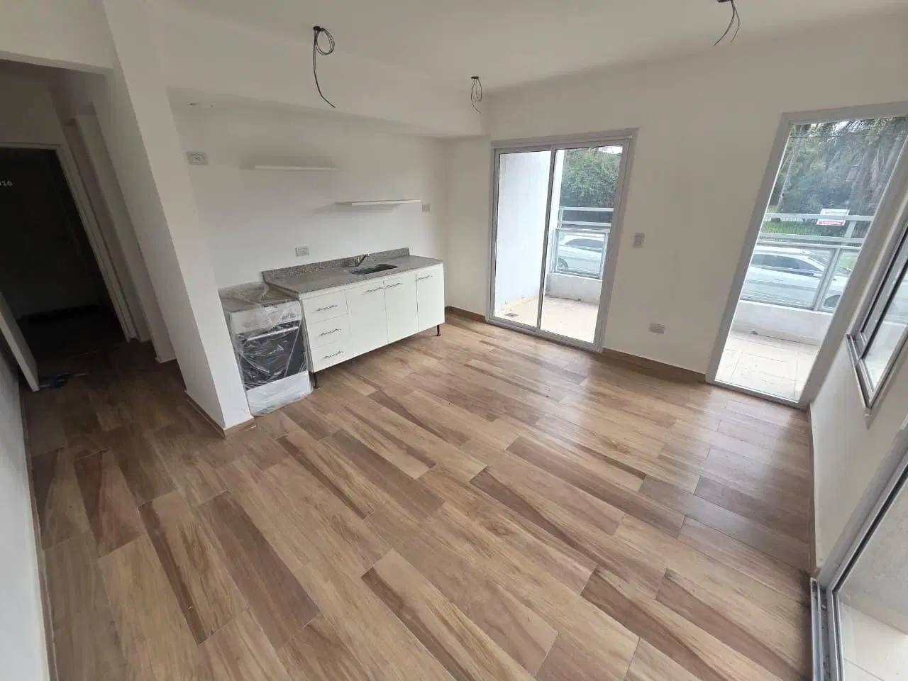 En Alquiler | Departamento en Planta Baja - 2 Ambientes con Parque Privado - Edificio Esquina Pagano 2