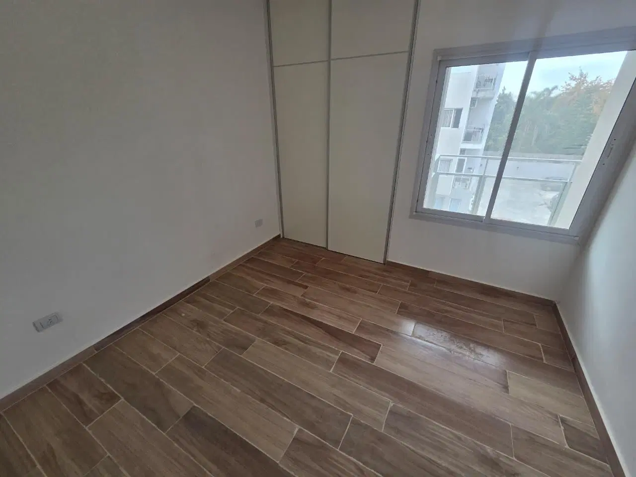 En Alquiler | Departamento en 2do Piso - 2 Ambientes con Balcon - Edificio Esquina Pagano 3