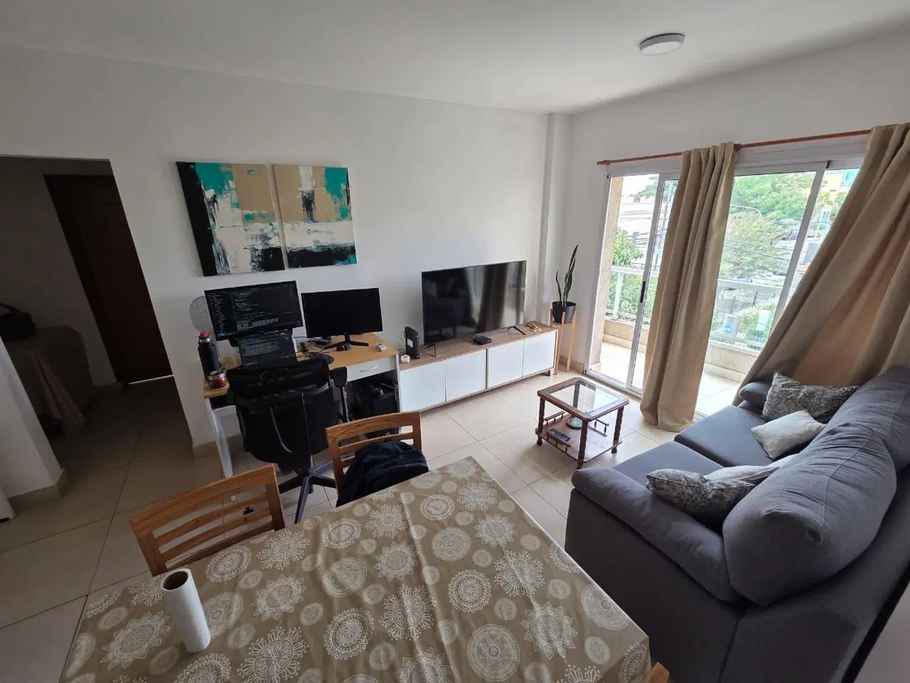 En Venta y Alquiler | Excelente Departamento de Categoria 2 Ambientes en Moreno Centro (Lado Norte) 2