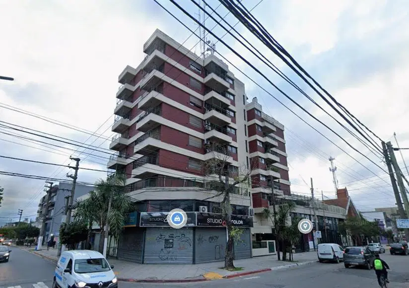 En Venta | Excelente Departamento de 2 Ambientes en Pleno Centro de Moreno (Lado Norte) - Sobre Av. 2