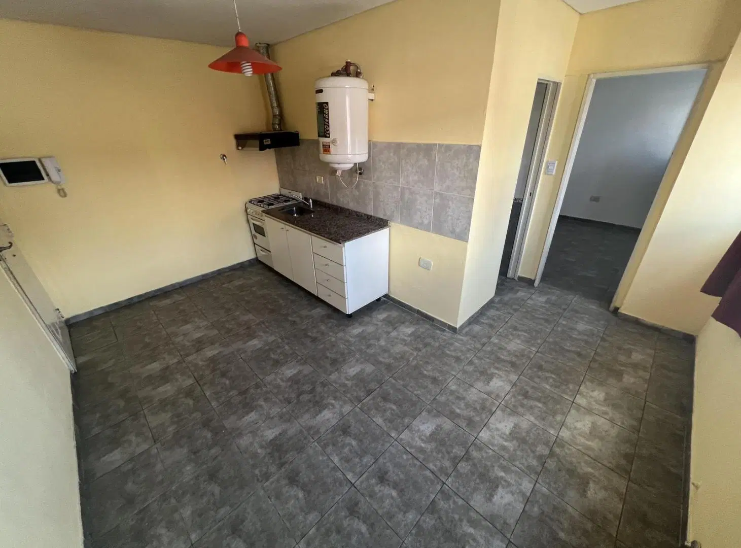 En Alquiler | Ultimo Departamento de 2 Ambientes disponible en el Edificio - Planta Alta al Frente - 3