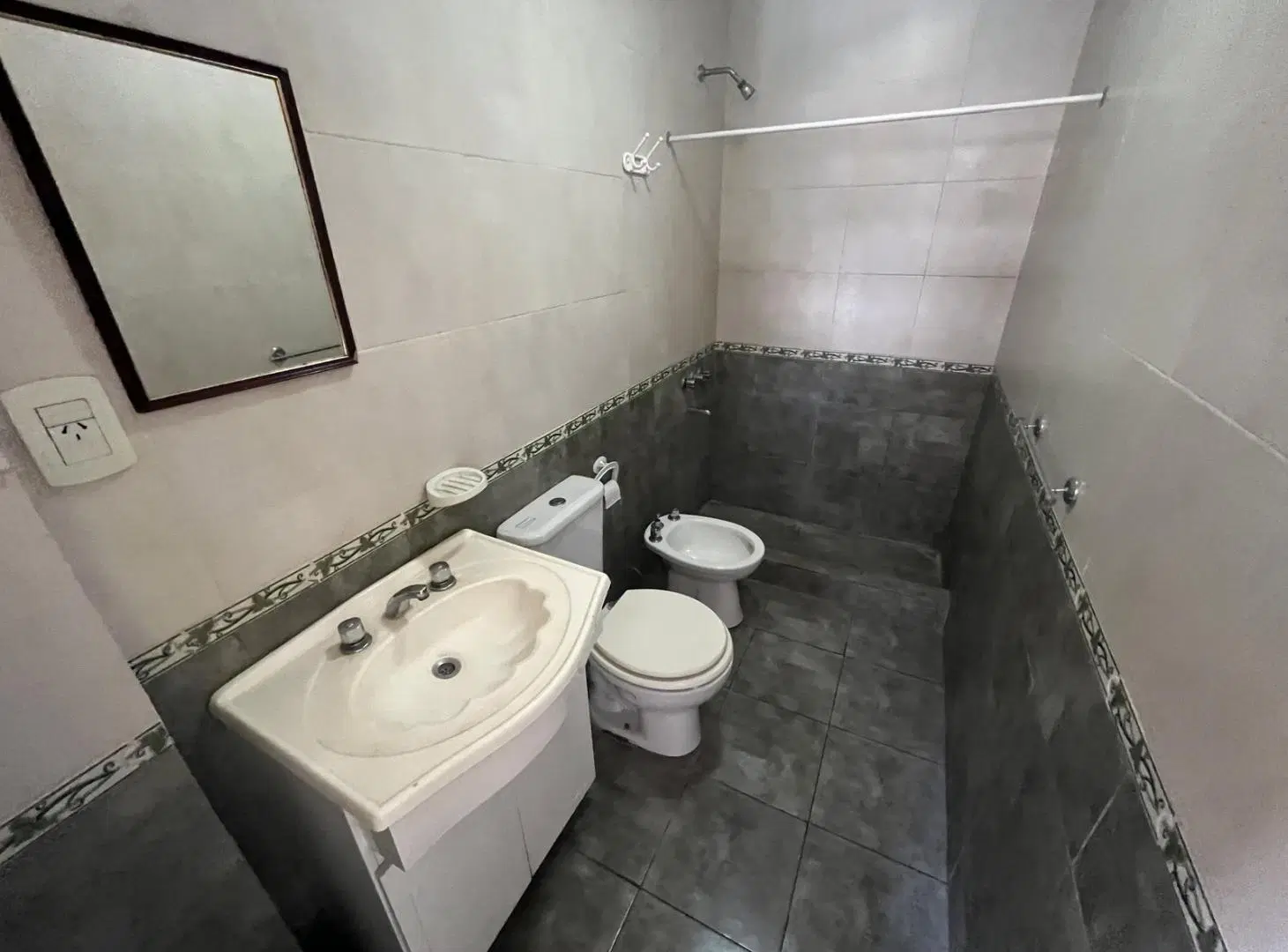 En Alquiler | Ultimo Departamento de 2 Ambientes disponible en el Edificio - Planta Alta al Frente - 4