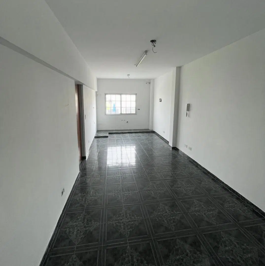En Alquiler | Importante Planta Alta en Alquiler - 6 Oficinas, Amplia Recepcion y 4 Baños | Moreno C 3