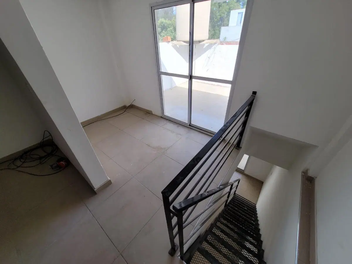 En Alquiler | Hermoso Local de 2 Pisos en Moreno Centro - Sobre Rosset (Ex Independencia) y Av. Vic 2