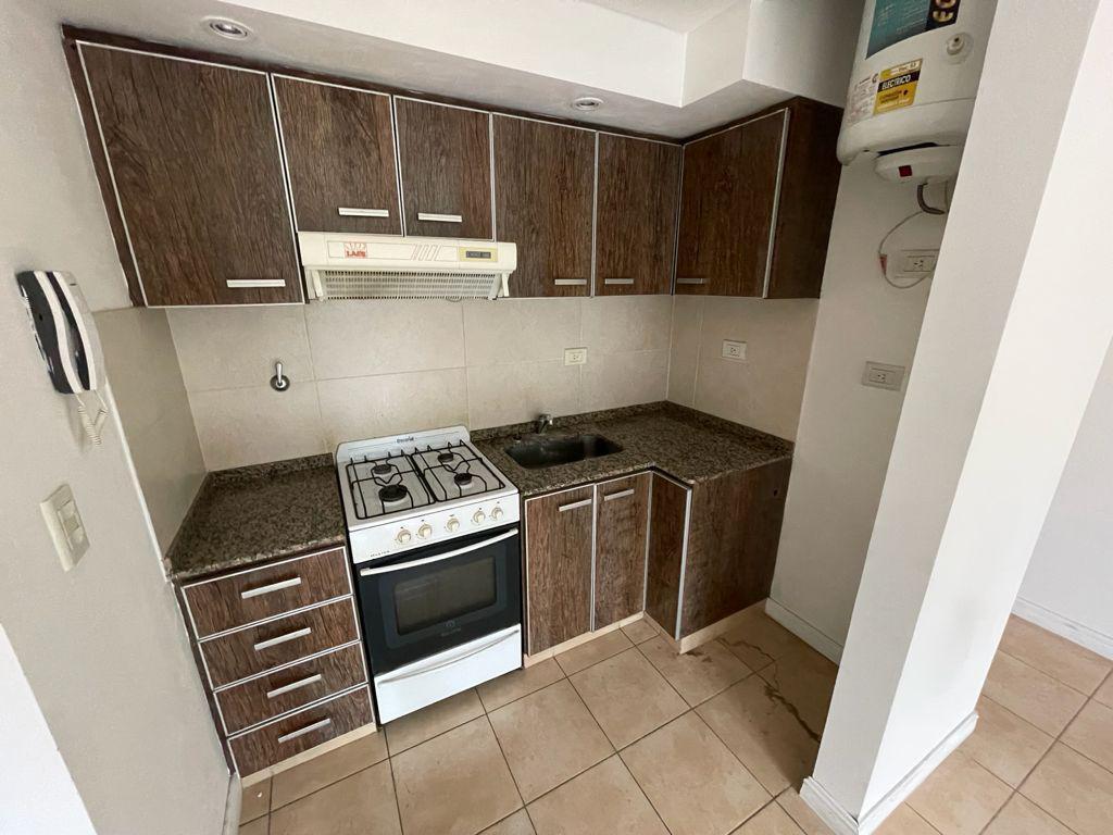 Foto de En Alquiler | Importante Departamento 2 Ambientes en Moreno Centro Lado Sur | sobre Calle Alem, esqu, imagen 3