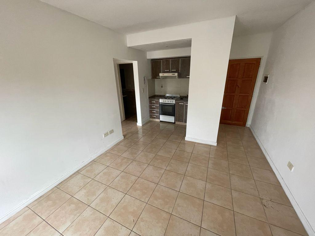 Foto de En Alquiler | Importante Departamento 2 Ambientes en Moreno Centro Lado Sur | sobre Calle Alem, esqu, imagen 2