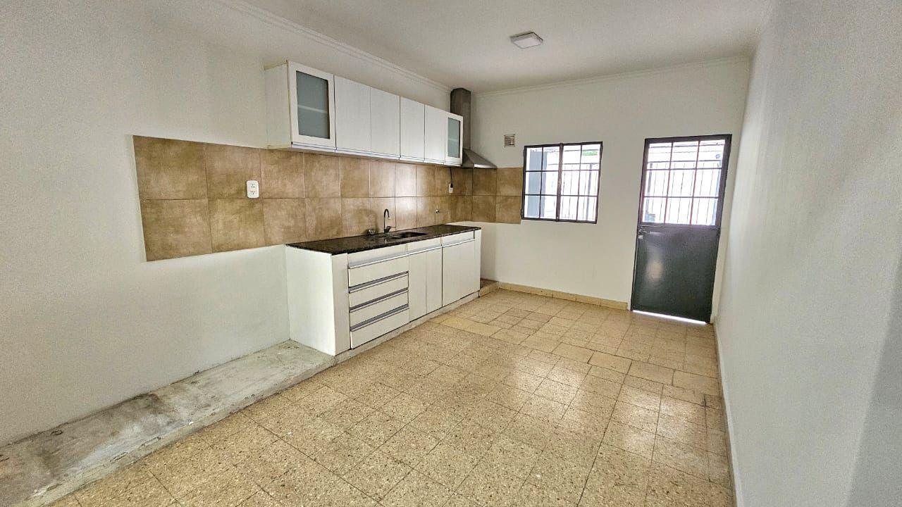 Foto de En Alquiler | Hermosa Casa con 2 Dormitorios, Patio y Entrada para 1 Auto en Barrio La Perlita, More, imagen 4
