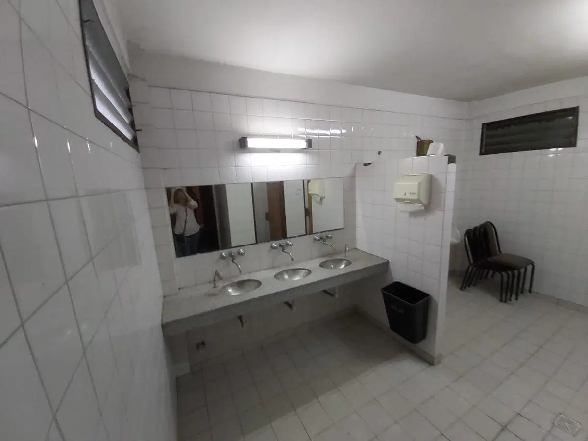 Importante Propiedad en Alquiler para Destino Comercial en Moreno Centro - 6 Baños - Oficinas - Play 2
