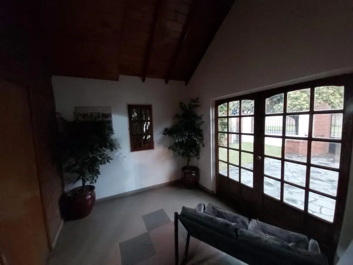 Importante Propiedad en Alquiler para Destino Comercial en Moreno Centro - 6 Baños - Oficinas - Play 5