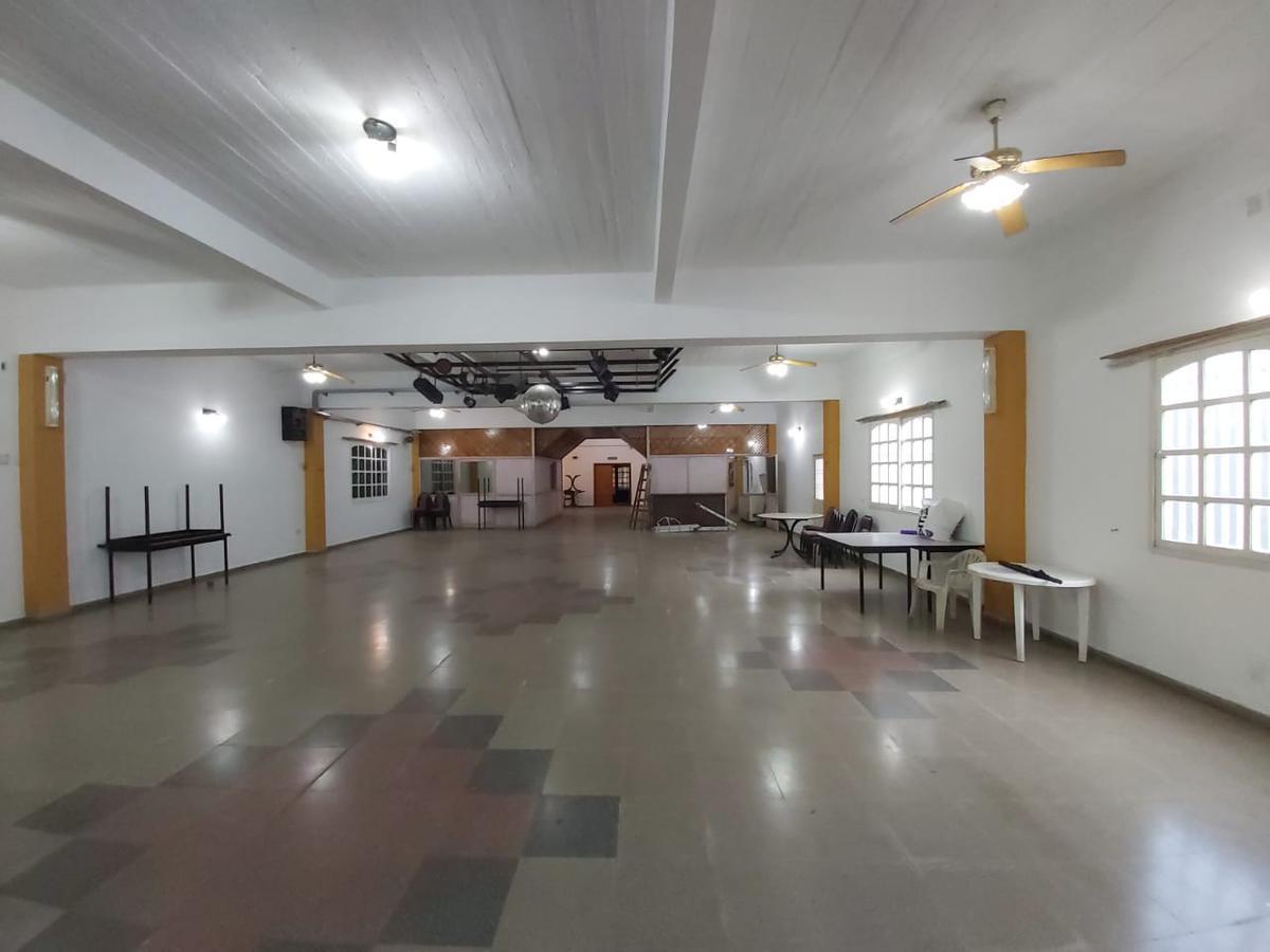Foto de Importante Propiedad en Alquiler para Destino Comercial en Moreno, imagen 3