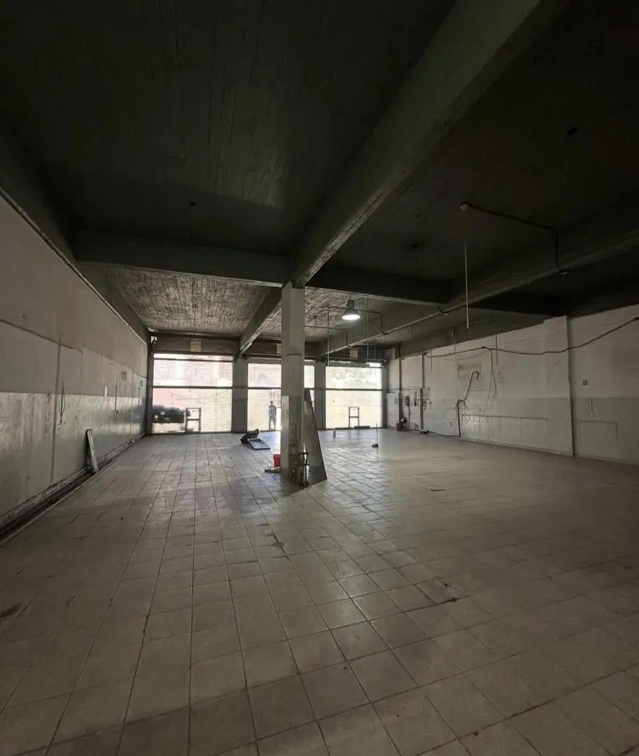 En Alquiler | Importante Local de 240m2 en Pleno Centro de Moreno (Lado Norte) - Sobre Av. Bartolome 5