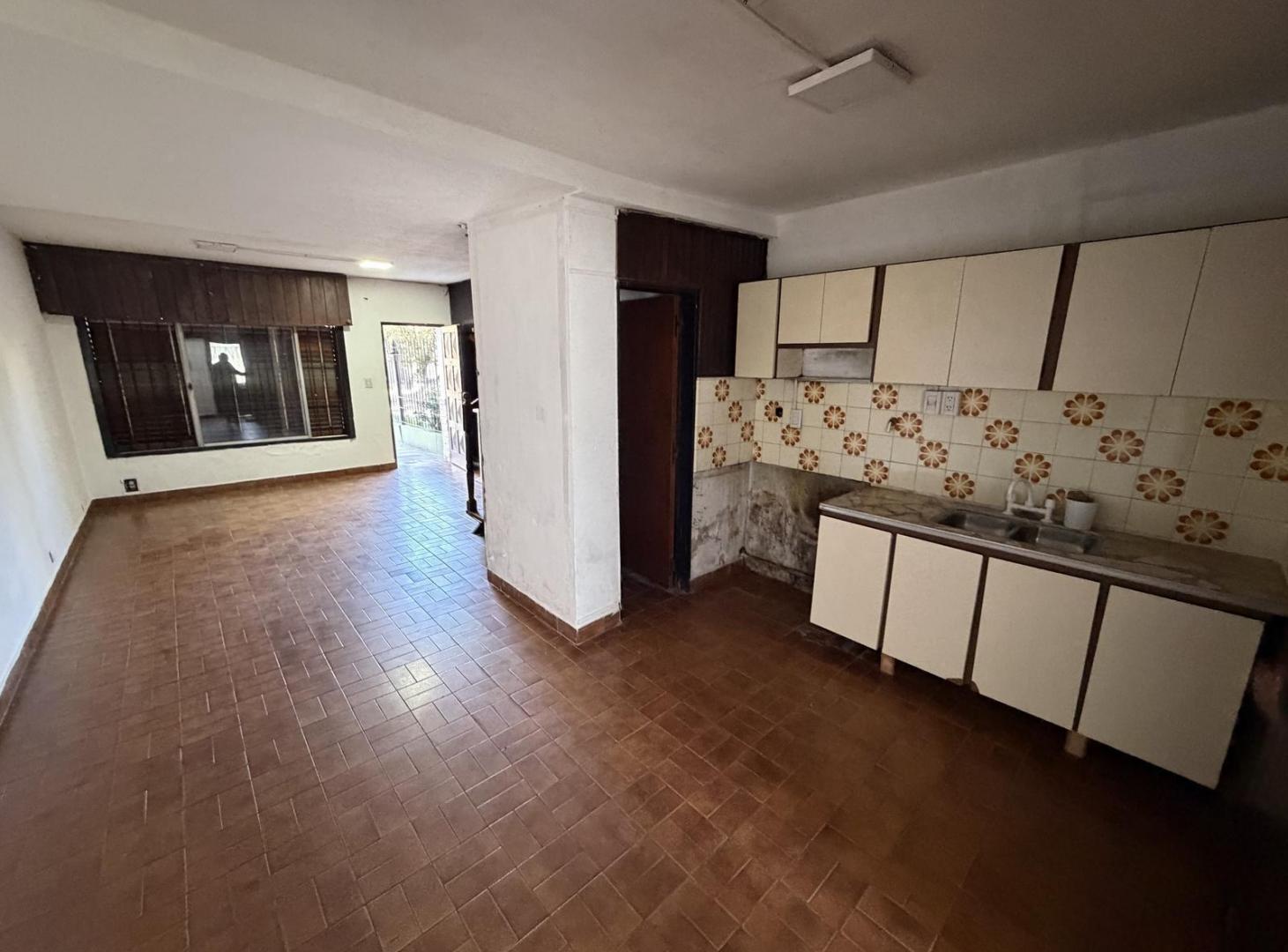 Foto de En Venta | Importante Duplex con 2 Dormitorios, Entrada de Autos y, imagen 3