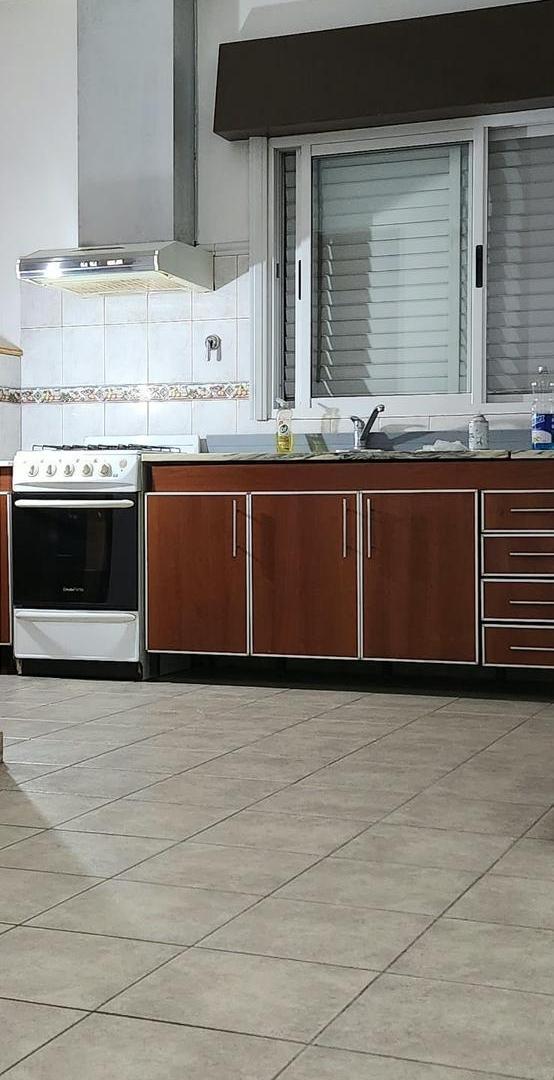 Foto de n Alquiler | Hermosa Casa en Alquiler con 1 Dormitorio y Parque en, imagen 1