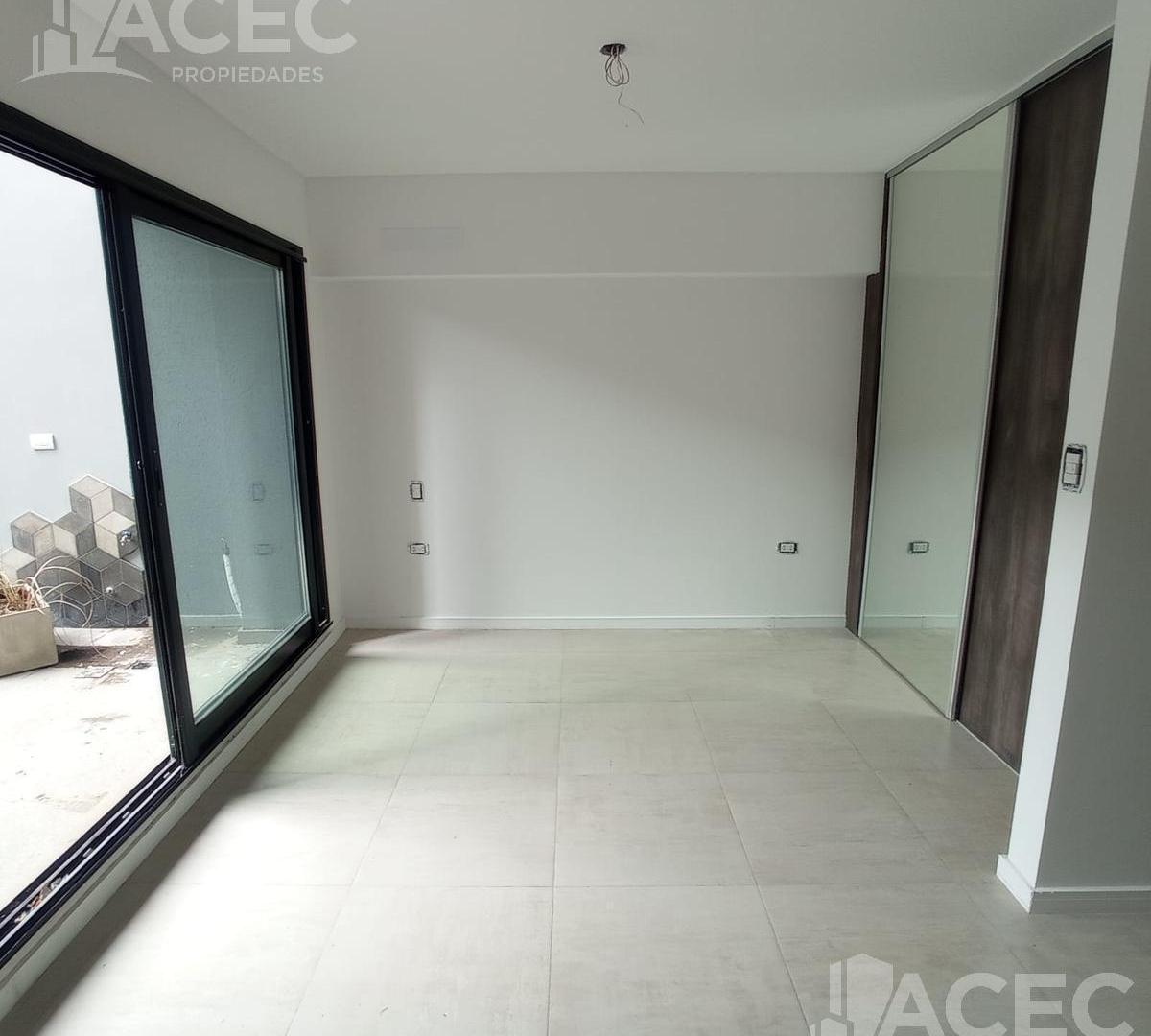 Venta- Departamento - Patio - Centro