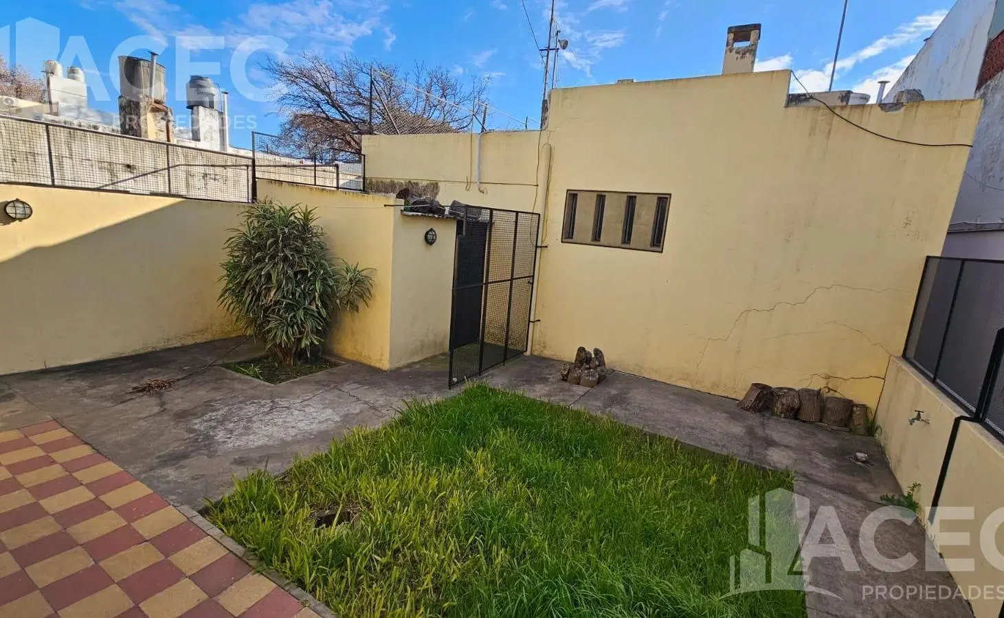Venta -Casa interna única de pasillo - Barrio Matheu 2