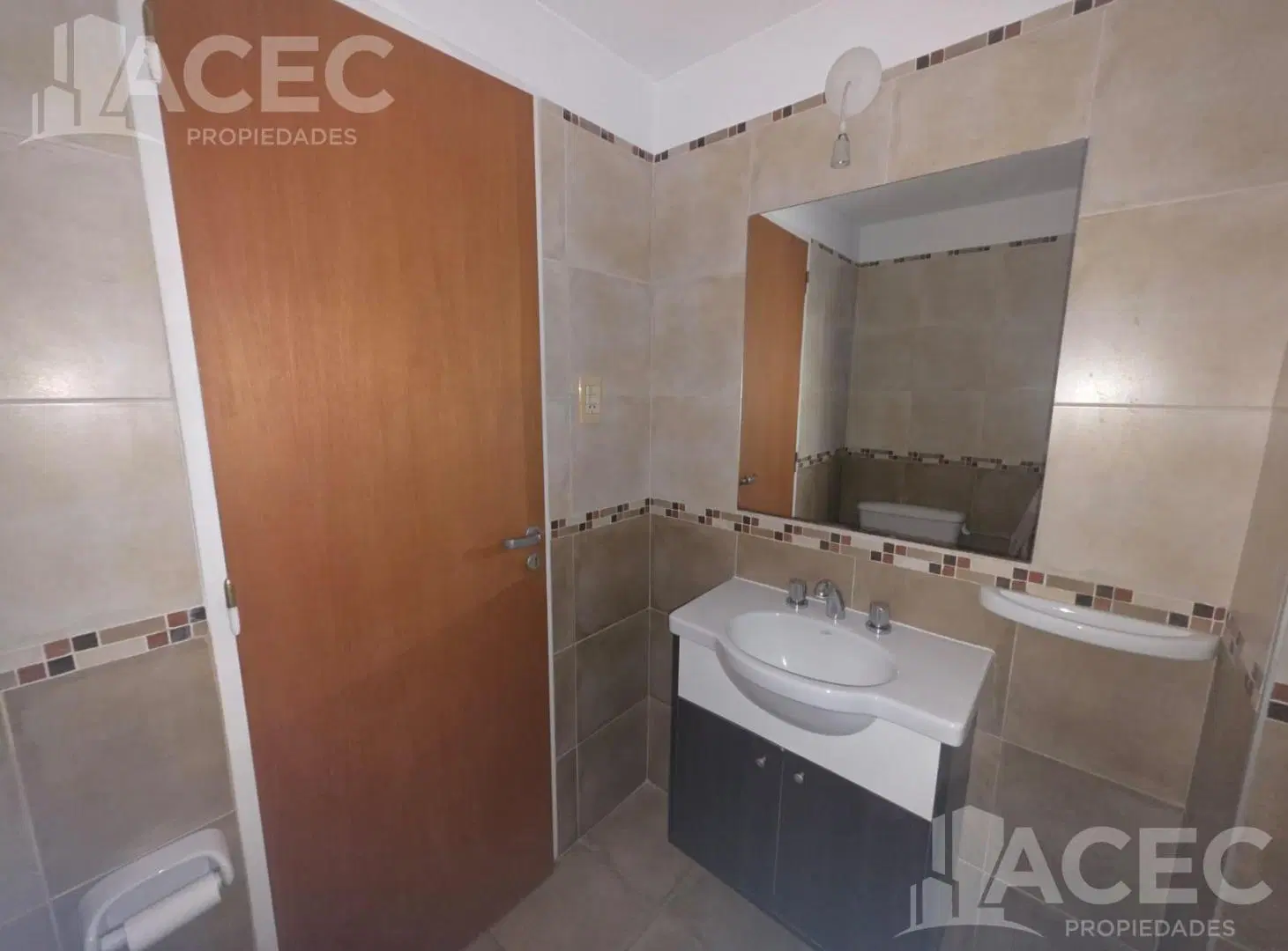 ALQUILER - Departamento - Semi piso -Luis Agote 2
