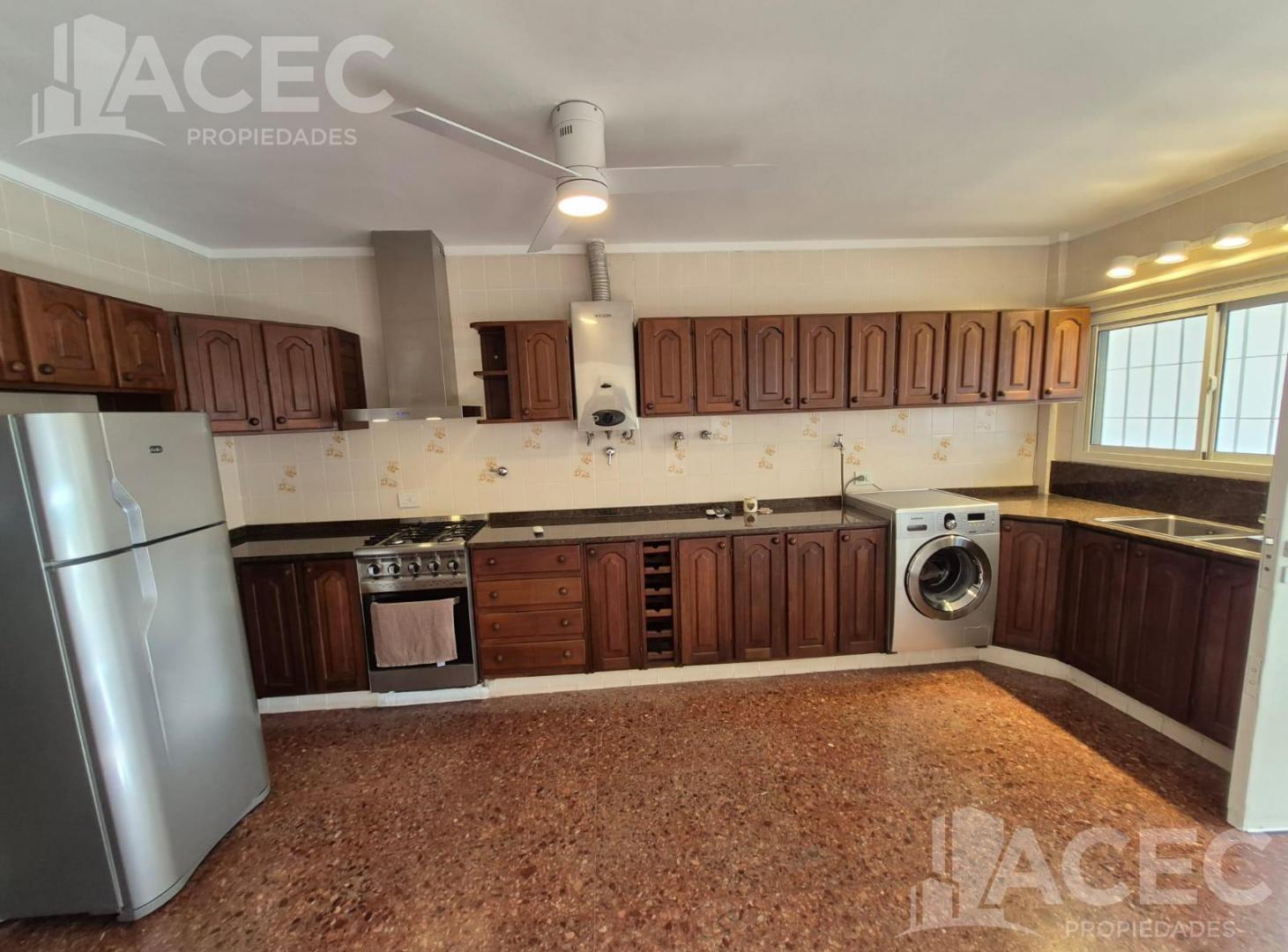 Foto de Alquiler - Casa al frente - Cochera - Barrio Las Delicias, imagen 5