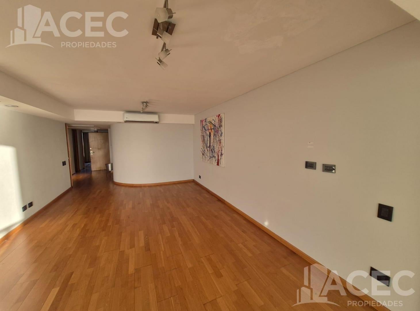 Foto de Alquiler - Departamento Piso exclusivo con Cochera - Barrio Martin, imagen 2