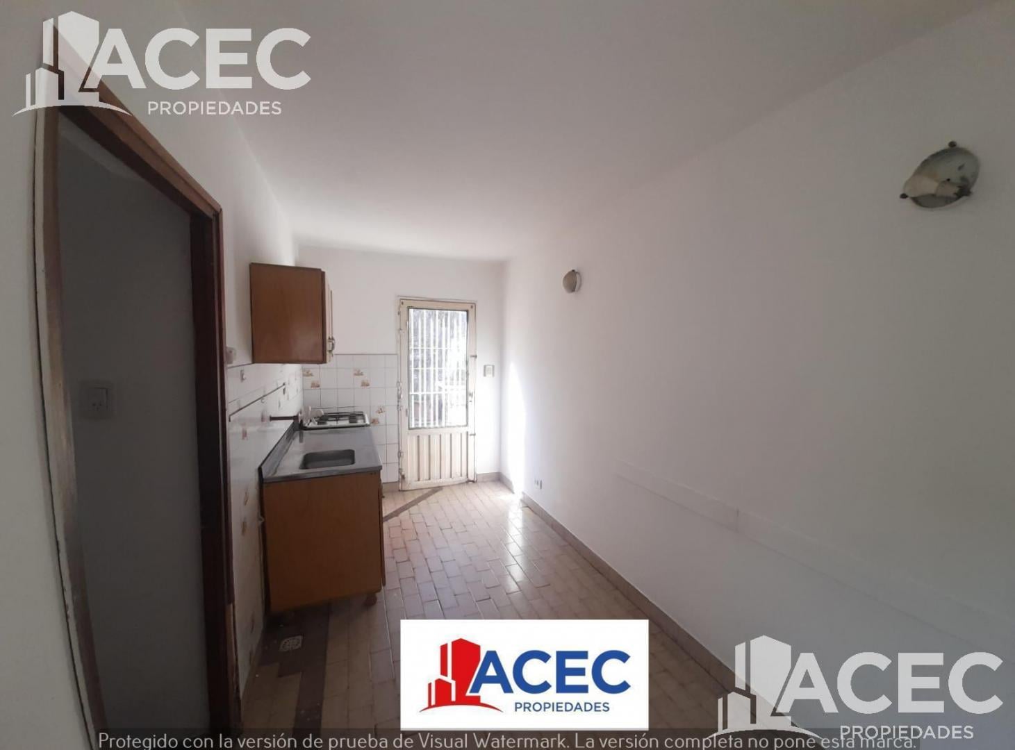 Foto de Alquiler - Casa de pasillo - Barrio Matheu, imagen 1