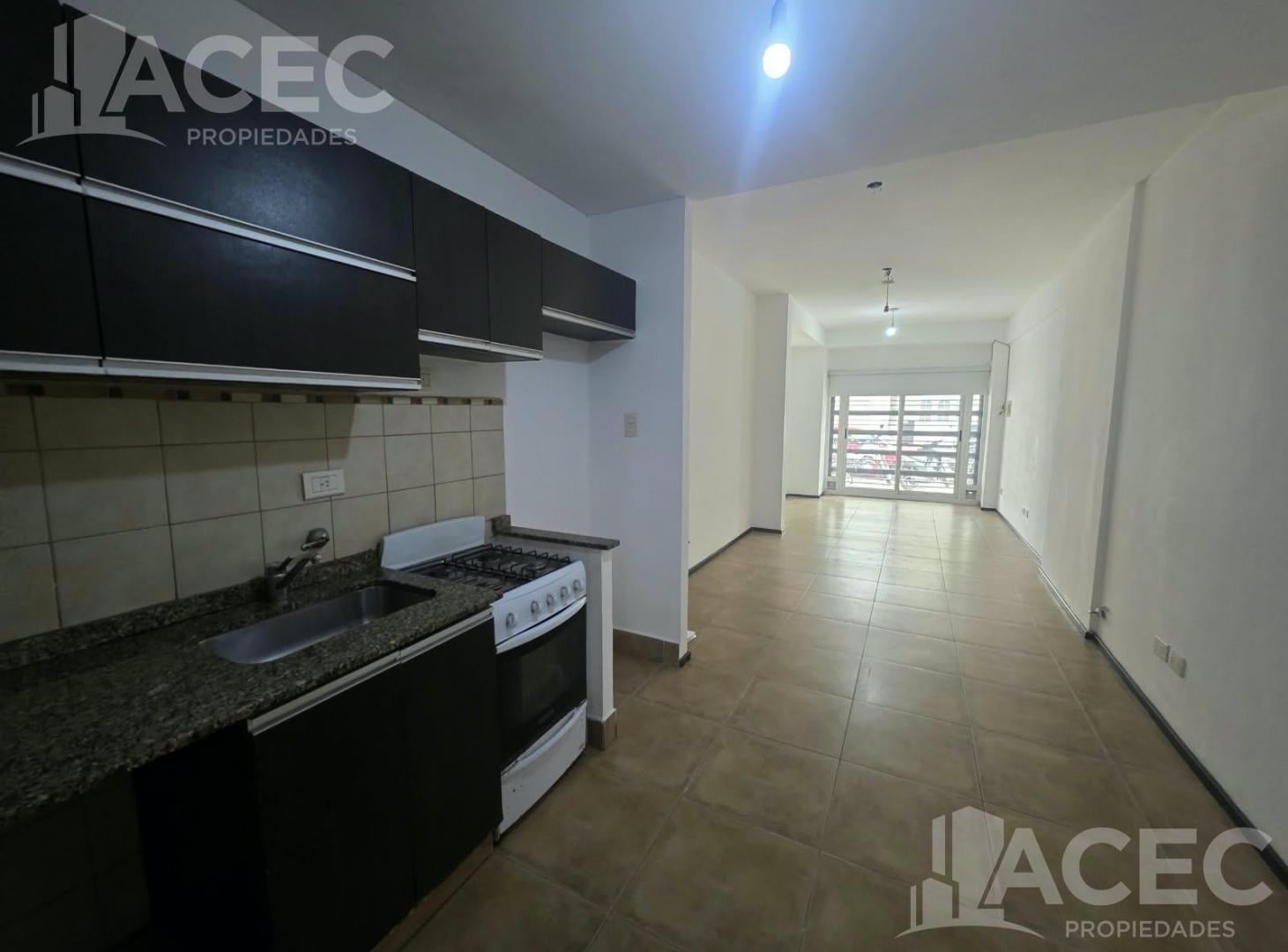 Foto de Alquiler - Departamento Monoambiente- Apto Uso Profesional - Luis Agote, imagen 2