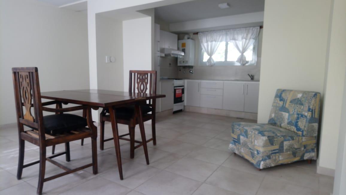 Departamento de categoria en sexta seccion sobre calle Olascoaga