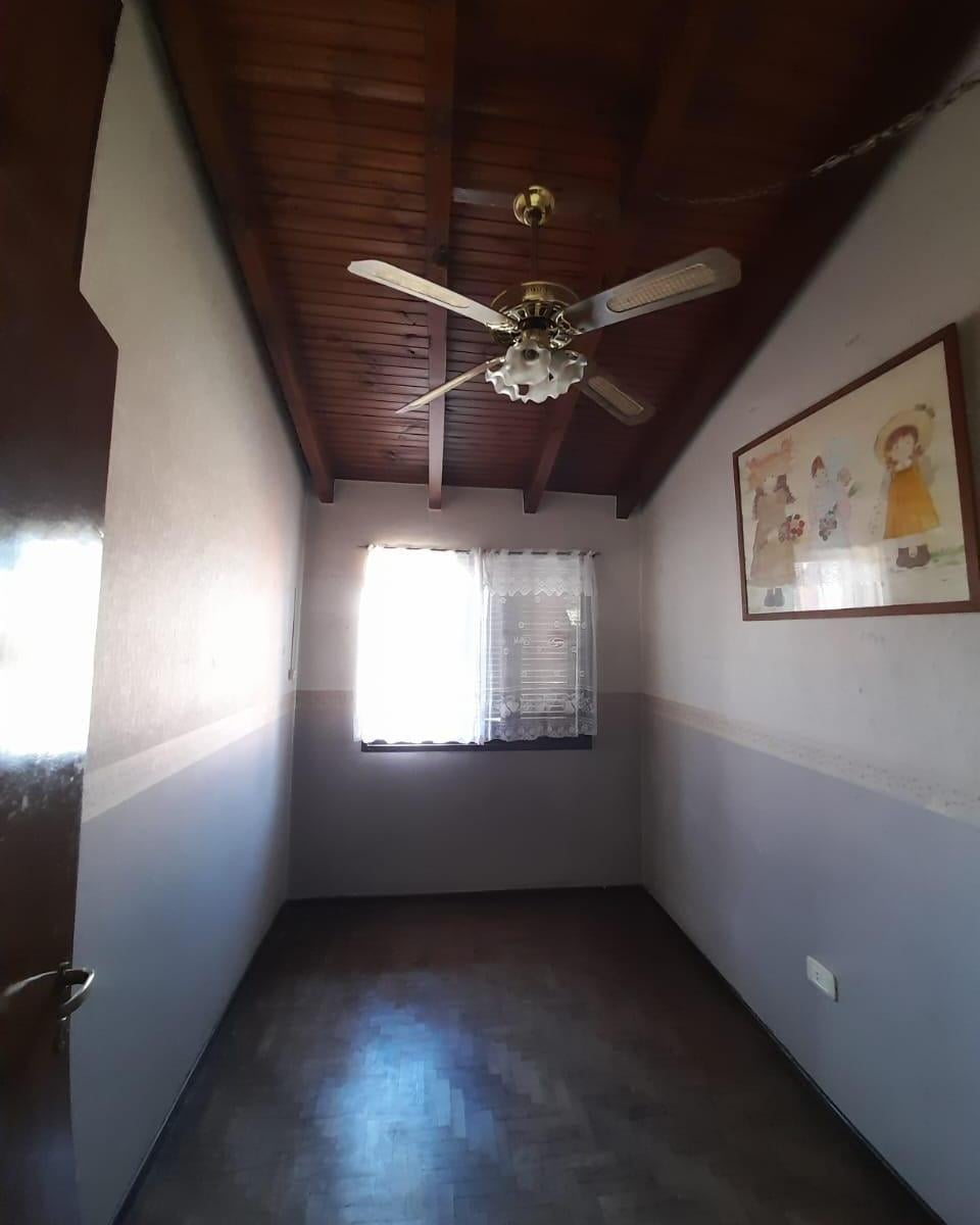 VENDO Hermosa casa en Dorrego en dos plantas