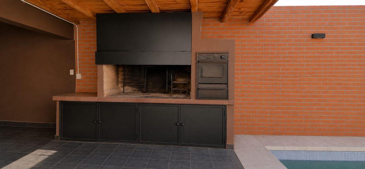 Foto de CASA EN ALQUILER CON PILETA, JARDÍN Y COCHERA PARA 3 VEHÍCULOS – DORREGO, imagen 4