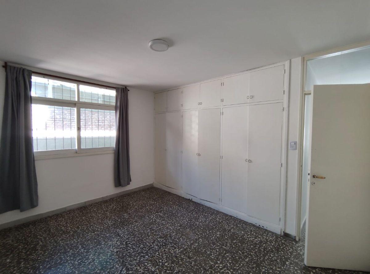 Foto de CASA EN ALQUILER DE TRES DORMITORIOS CON BICOCHERA Y PATIO EMBALDOSADO, imagen 1