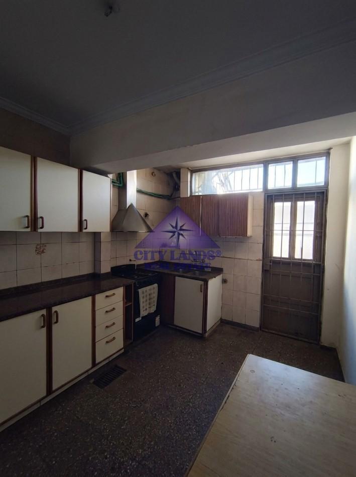 Foto de Casa en venta de cinco dormitorios y amplia cochera en Cuarta Seccion, imagen 5