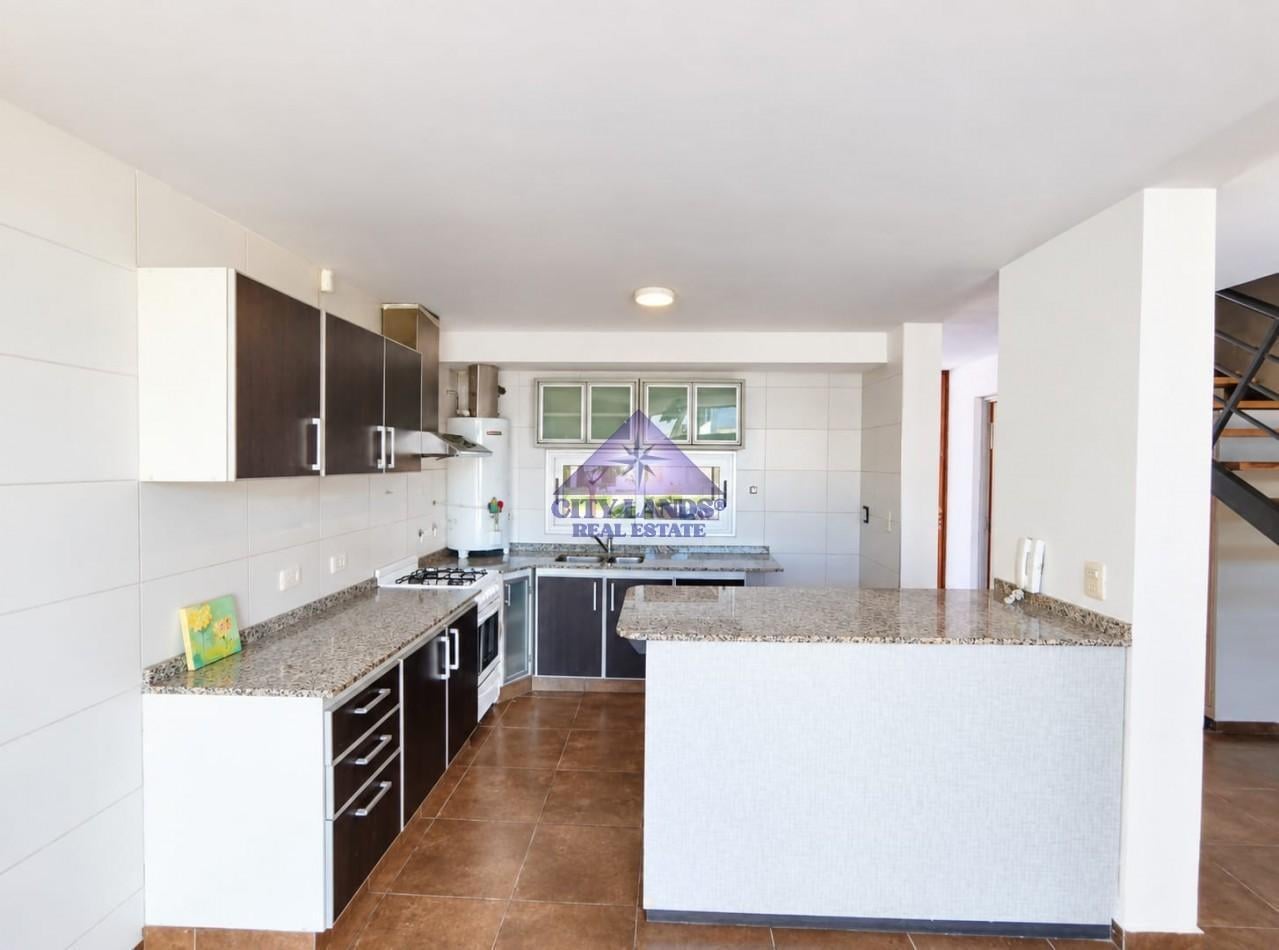 Foto de Excelente duplex de 3 dormitorios, cochera, en Complejo Privado Pueblo, imagen 5