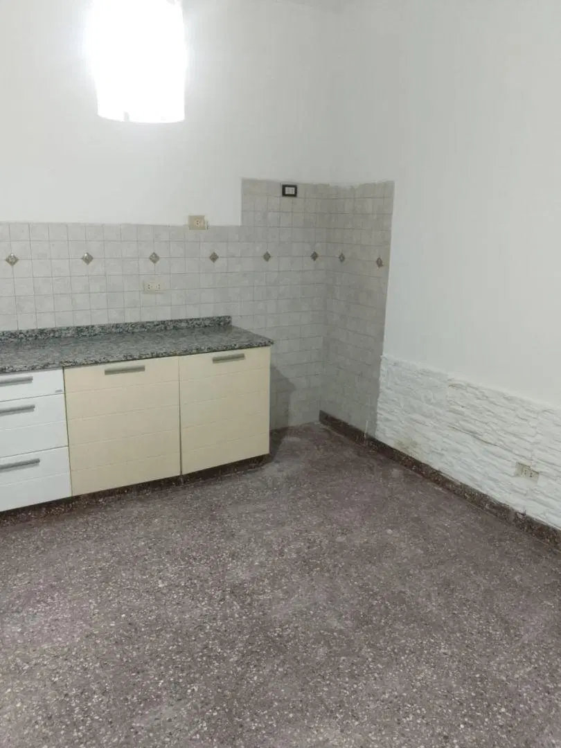 Departamento 2 ambientes. | LISANDRO DE LA TORRE 1896 3