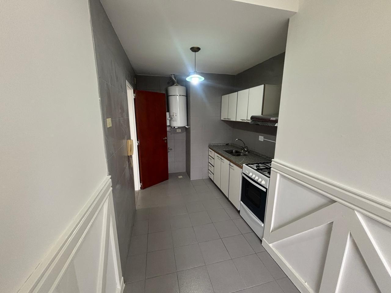 Foto de PROPIEDAD RESERVADA Departamento 3 ambientes. | ALMIRANTE BROWN 2939, imagen 2