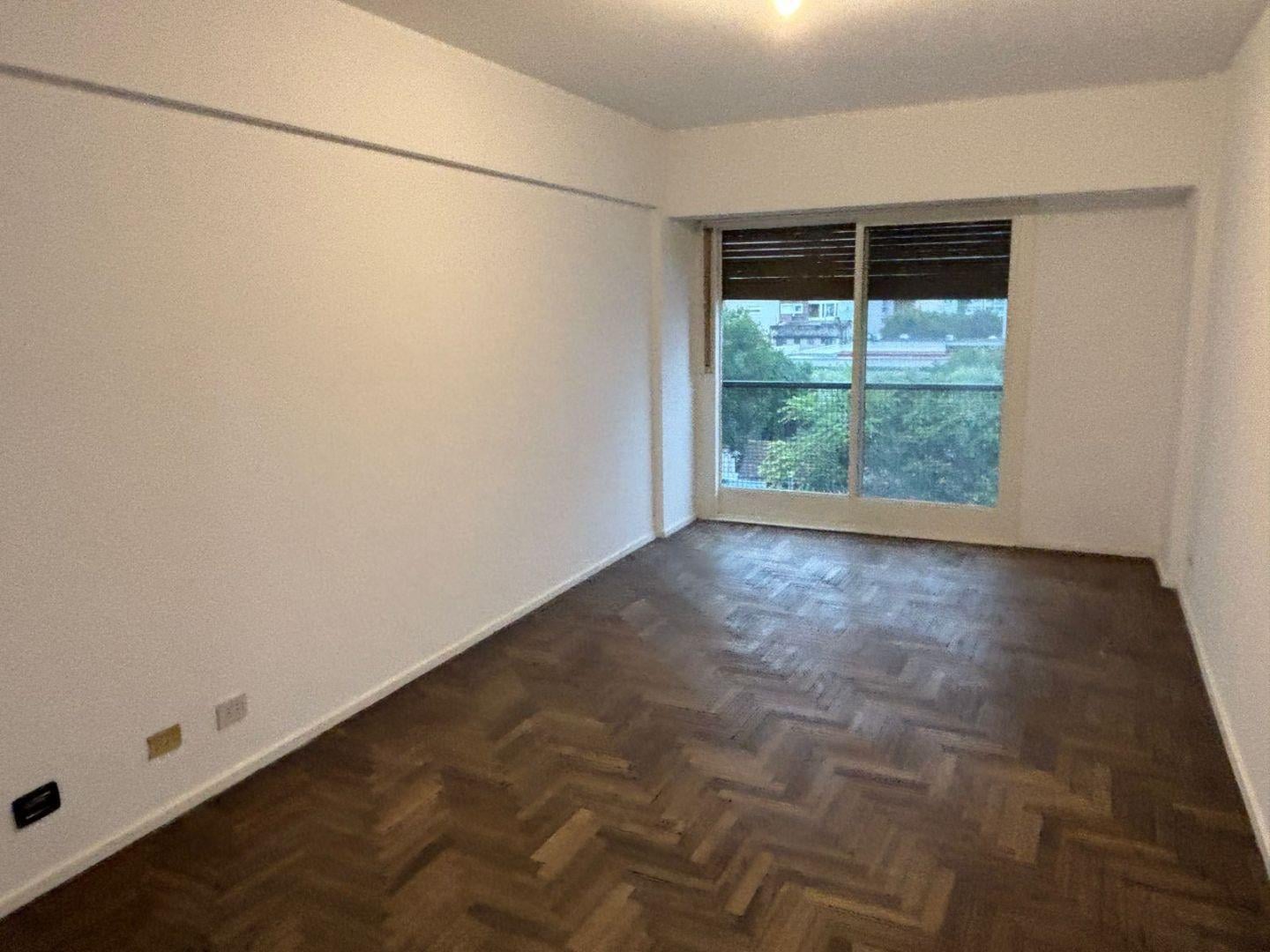 Departamento 2 ambientes. | AV HIPOLITO YRIGOYEN 8852