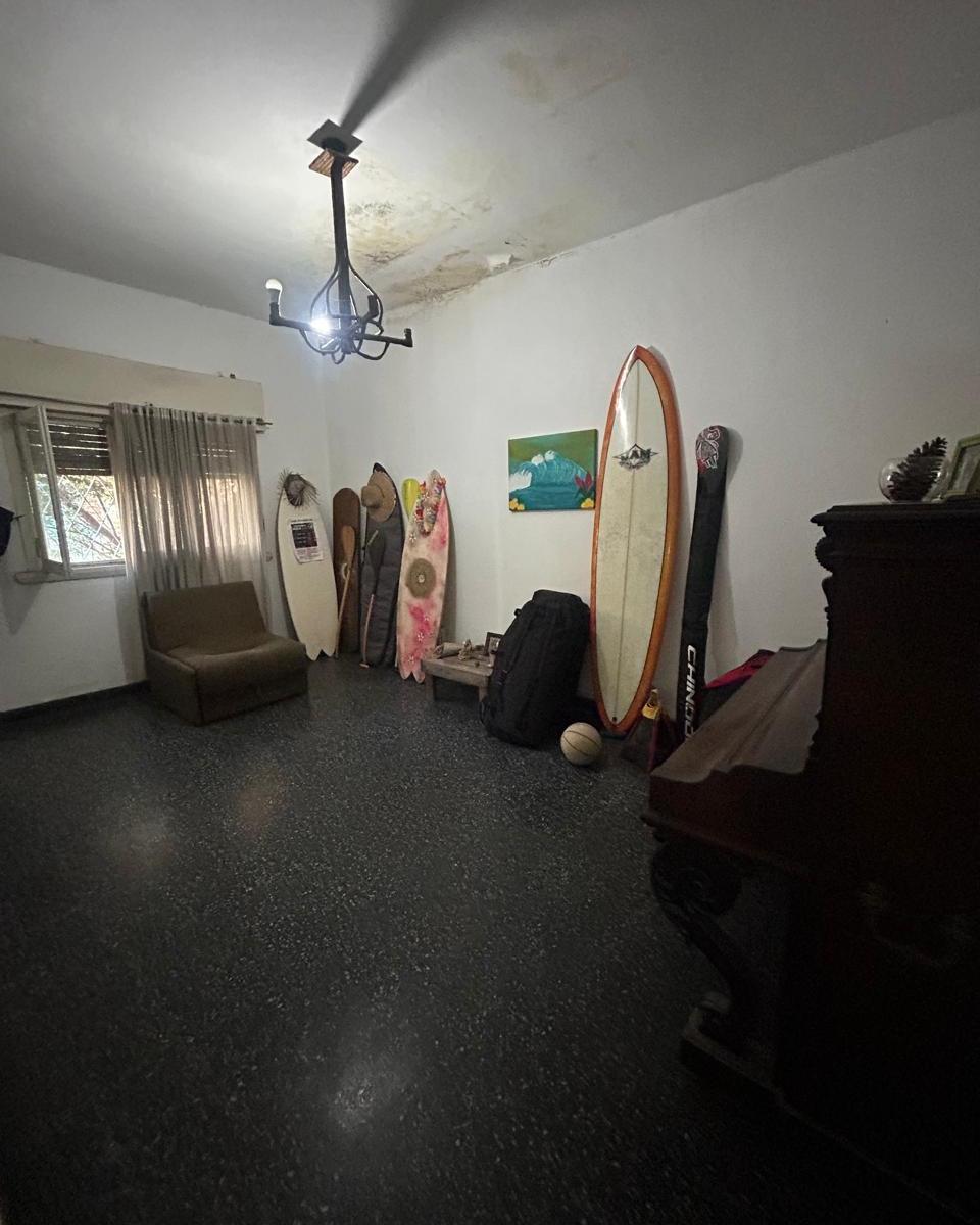 Venta de Casa Tipo Chalet Tres Ambientes, con Cochera en Paso del Rey Sur. 1