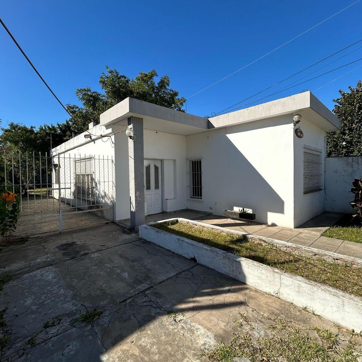 ¡Oportunidad Única! Hermosa Casa Americana en Moreno Sur. 3