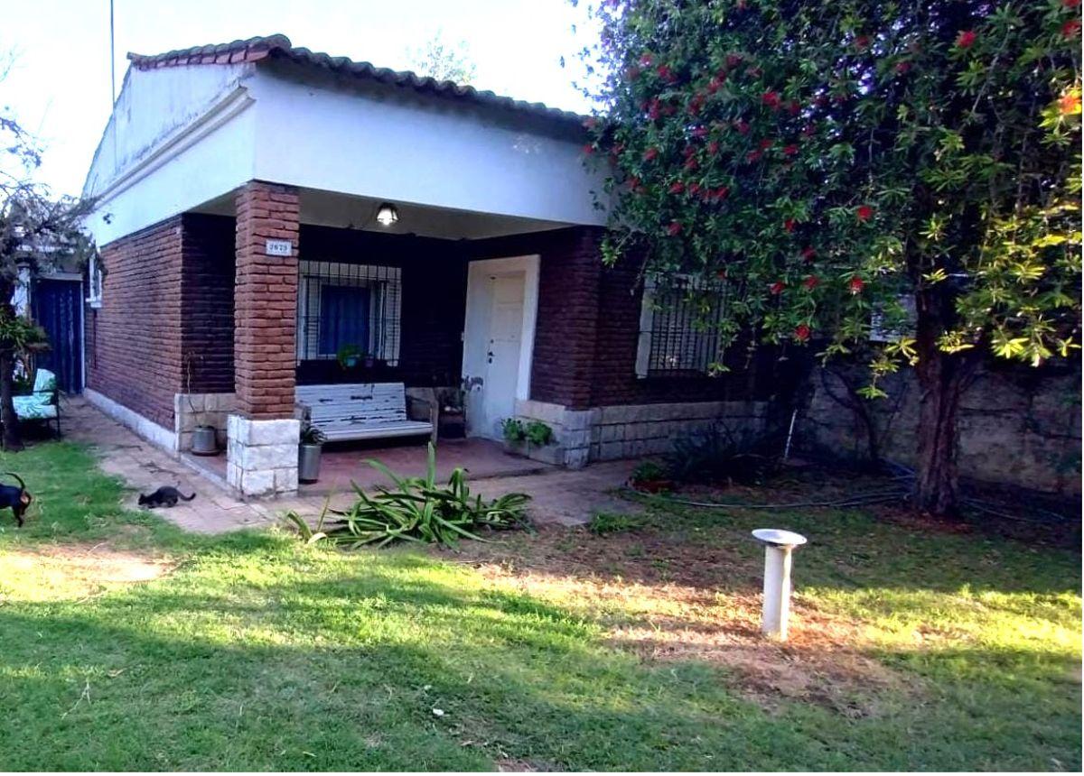Casa tipo Chalet en Paso del Rey Norte, Barrio La Quebrada, a metros de Centro comercial.