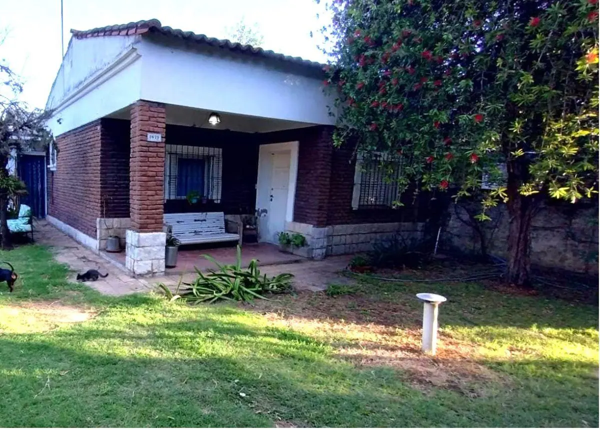 Casa tipo Chalet en Paso del Rey Norte, Barrio La Quebrada, a metros de Centro comercial. 2