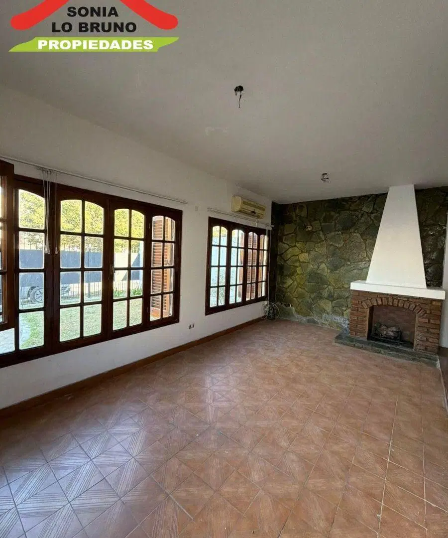 Excelente propiedad ubicada en una de las mejores zonas de Paso del Rey Norte, sobre calle Pío XII, 5