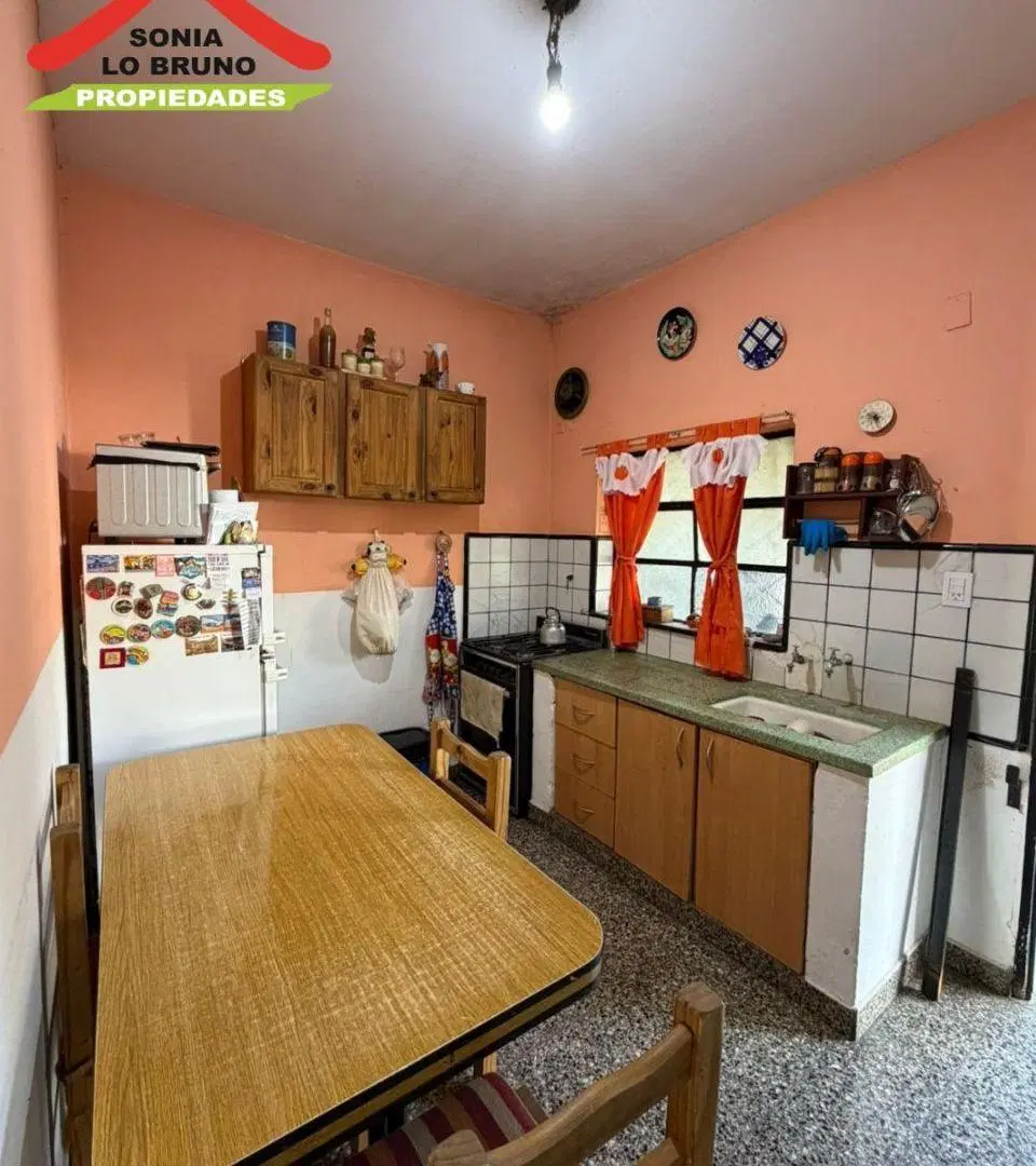 Casa Tipo Americana en Moreno Sur., a solo diez cuadras de la estación. 1