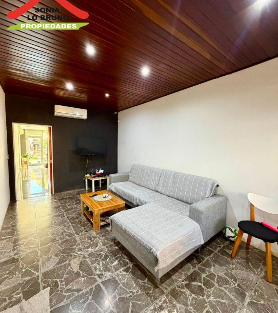 Foto de HERMOSA CASA TIPO CHALET en Paso del Rey Norte Arribeños entre Guido y, imagen 3