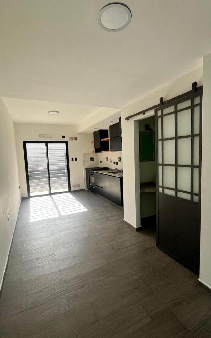 Foto de HERMOSO DÚPLEX DE 3 AMBIENTES CON COCHERA EN PASO DEL REY CENTRO LADO, imagen 3