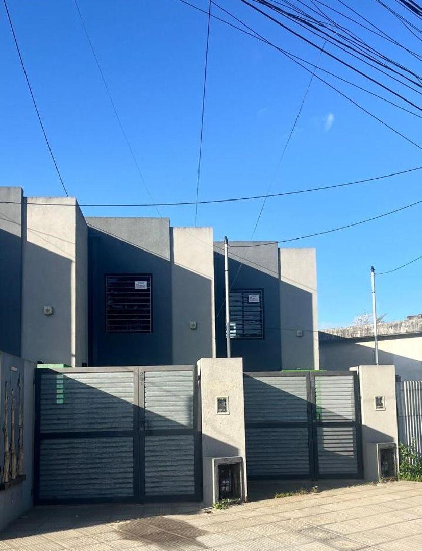 Foto de HERMOSO DÚPLEX DE 3 AMBIENTES CON COCHERA EN PASO DEL REY CENTRO LADO, imagen 1