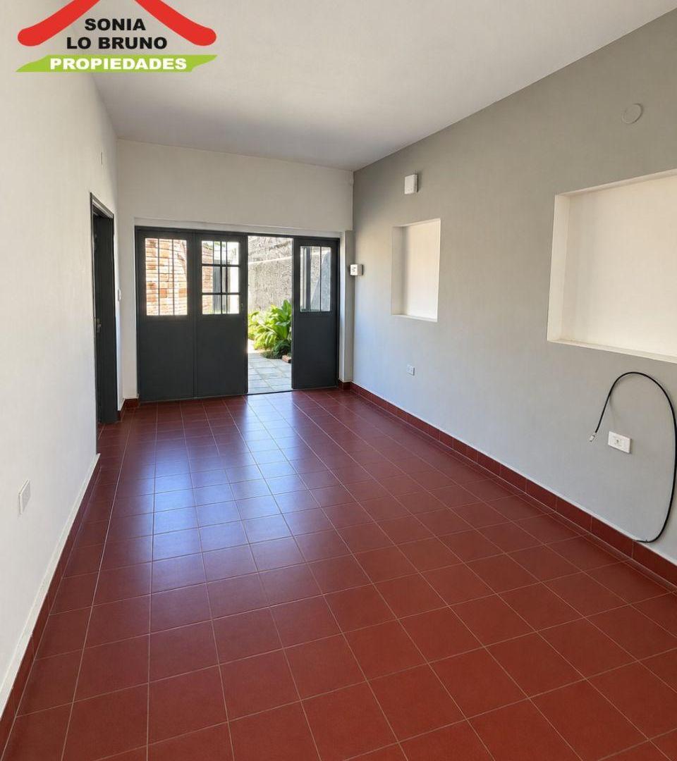 Foto de ALQUILER - PROPIEDAD APTA COMERCIAL, PROFESIONAL O VIVIENDA., imagen 2