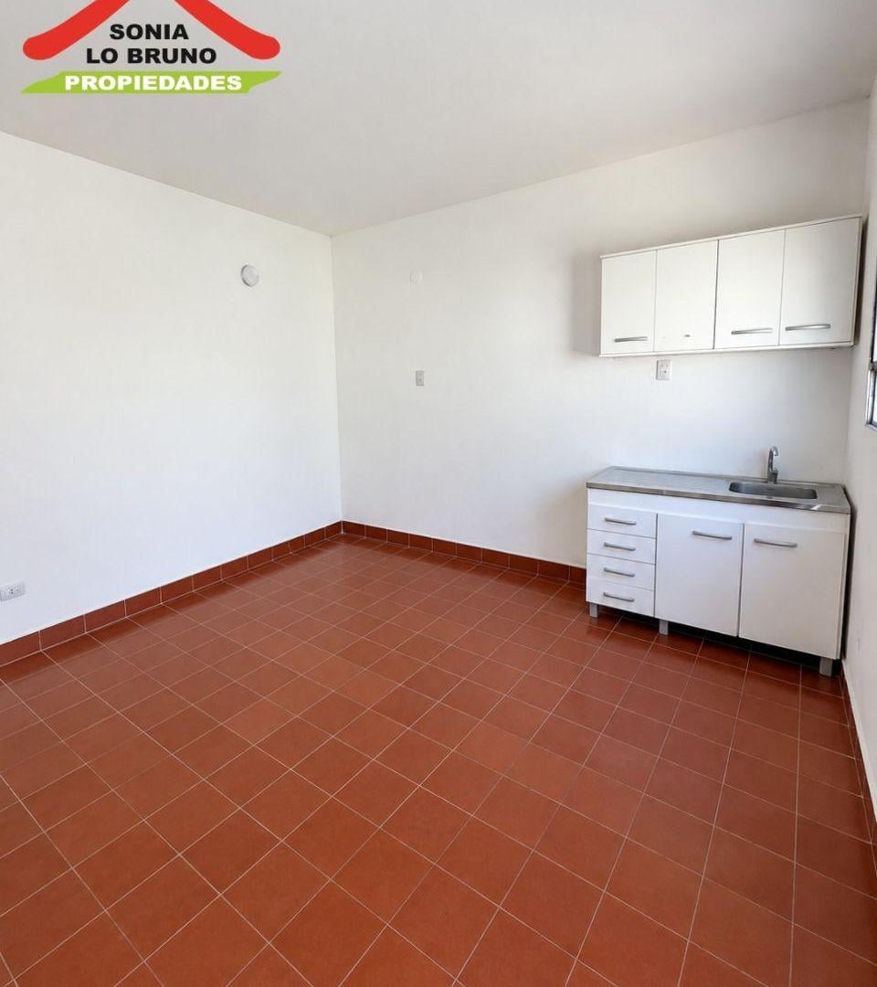 Foto de ALQUILER - PROPIEDAD APTA COMERCIAL, PROFESIONAL O VIVIENDA., imagen 1