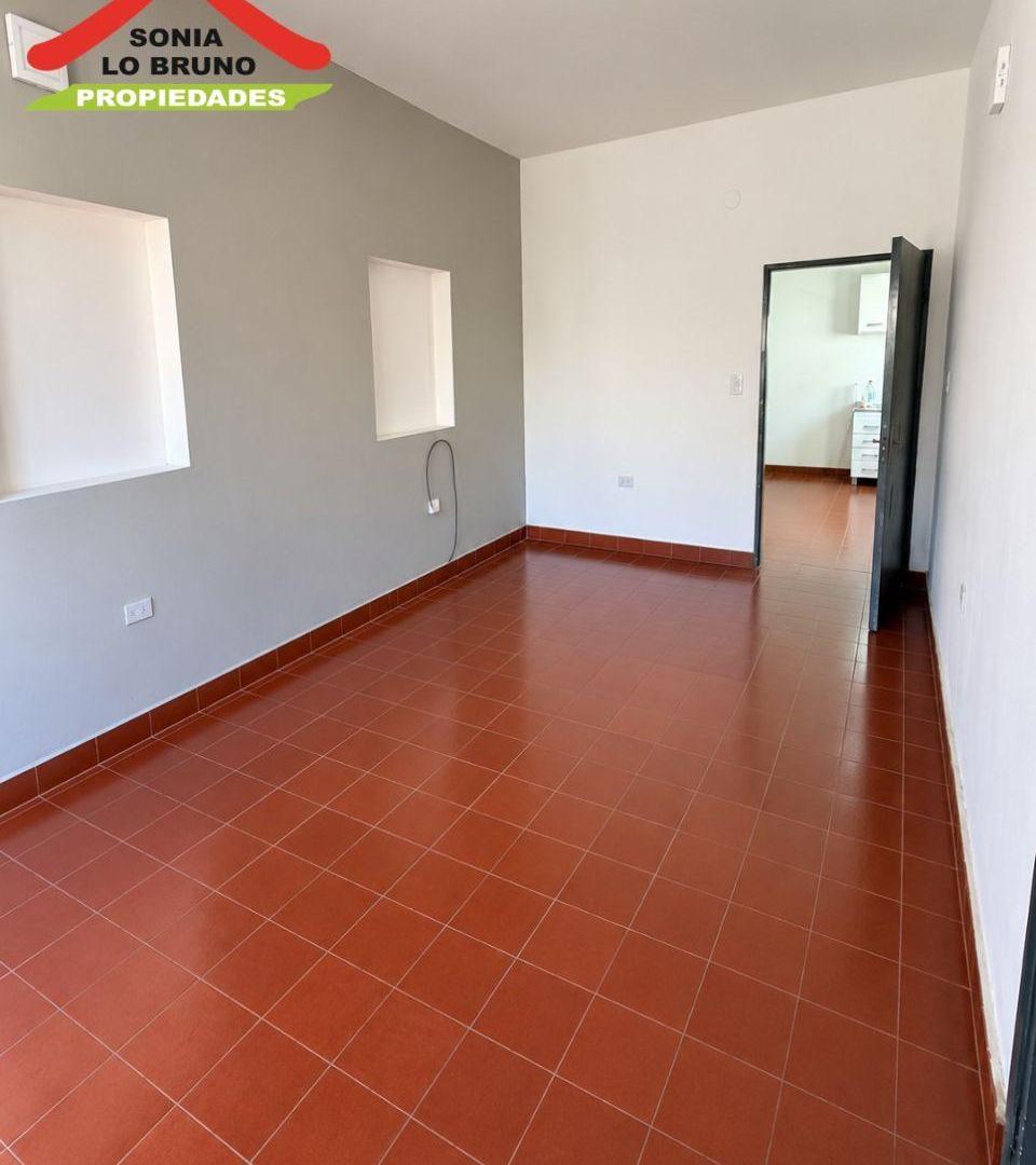 Foto de ALQUILER - PROPIEDAD APTA COMERCIAL, PROFESIONAL O VIVIENDA., imagen 5
