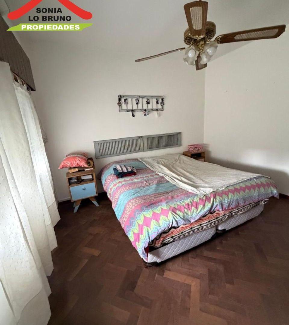 Foto de Casa Multifamiliar de dos plantas con cochera para varios vehiculoa., imagen 4